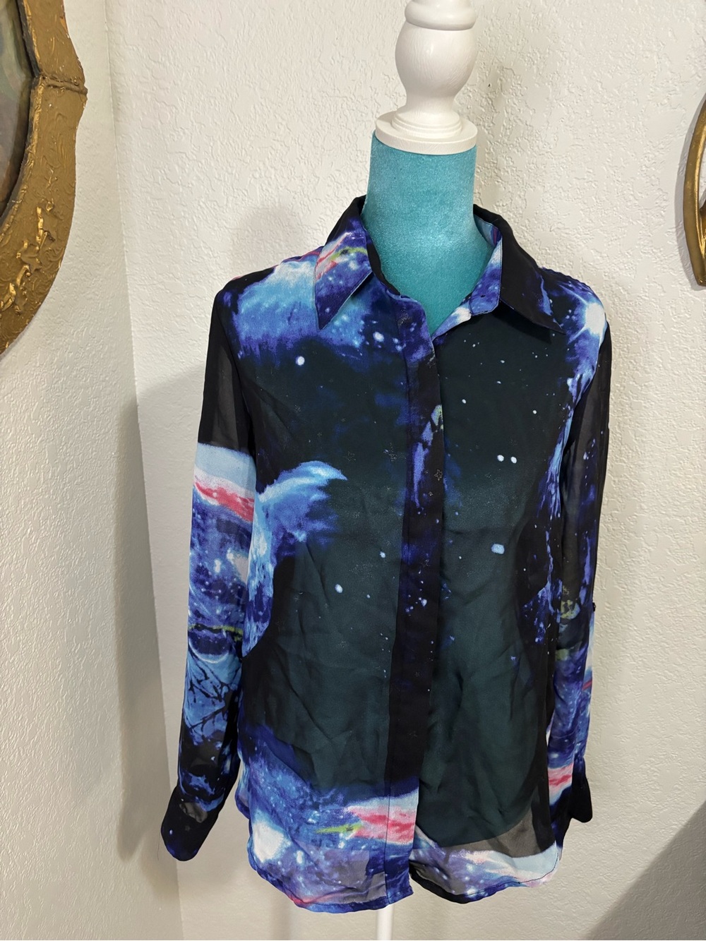 Truth NYC Whimsical Galaxy Tulip Hem Blouse M - Picture 6 of 9